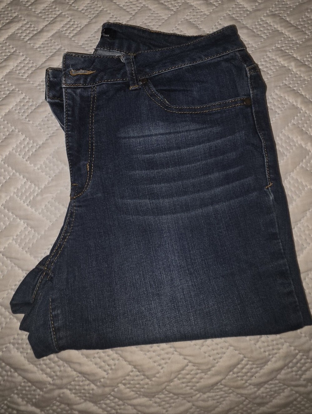 1822 Denim GREAT CONDITION Women's Dark Blue Straight Leg Jeans. COZY FIT!